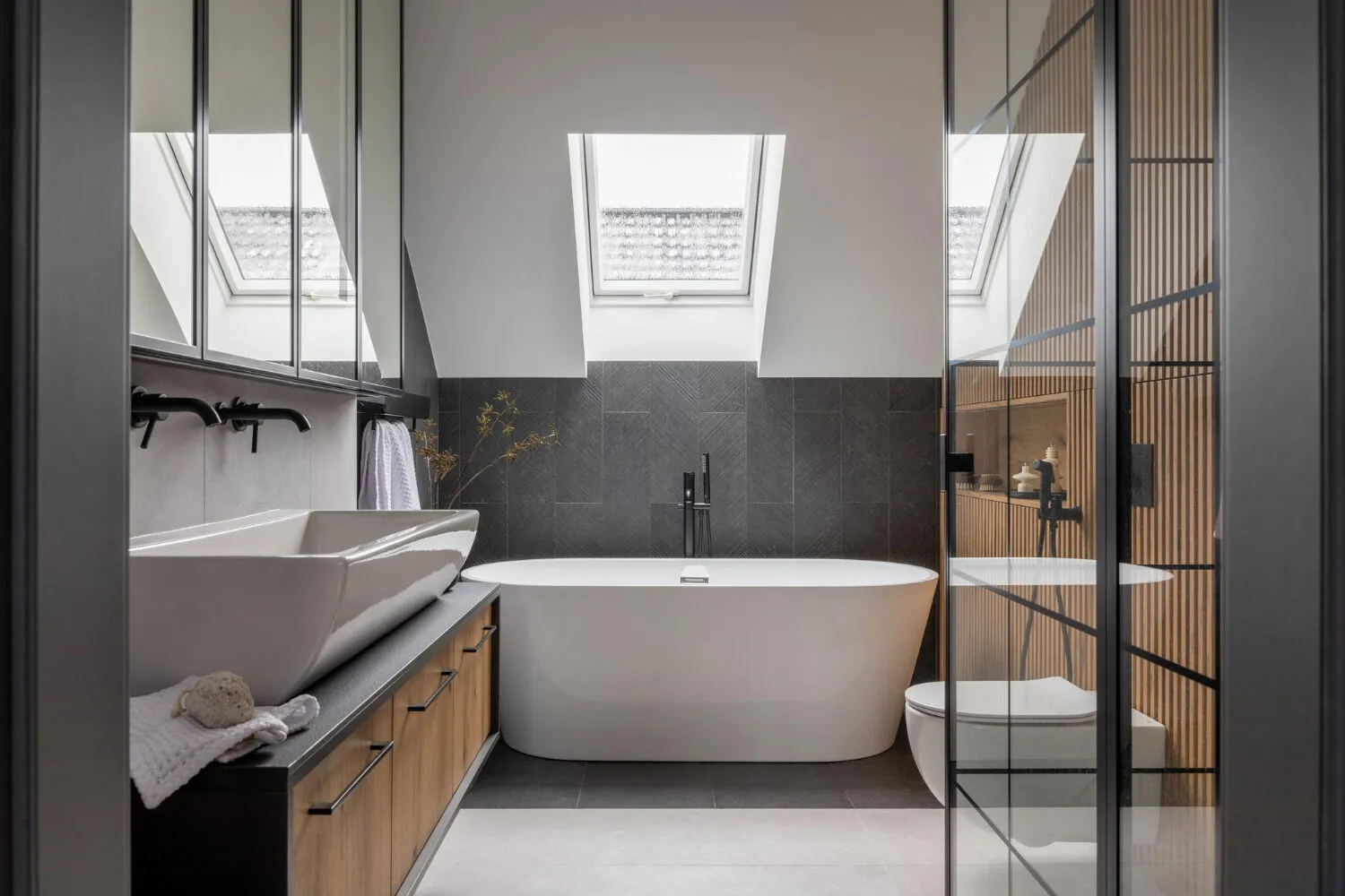 Bathroom Remodeling Trends That Improve Comfort and Functionality